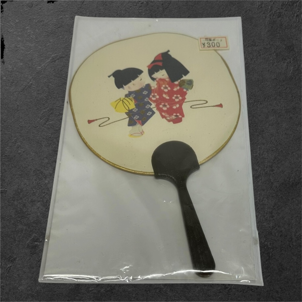 Vintage Japanese Chikyu Uchiwa Paddle Fan Geisha Girls NOS Japan Greeting Card